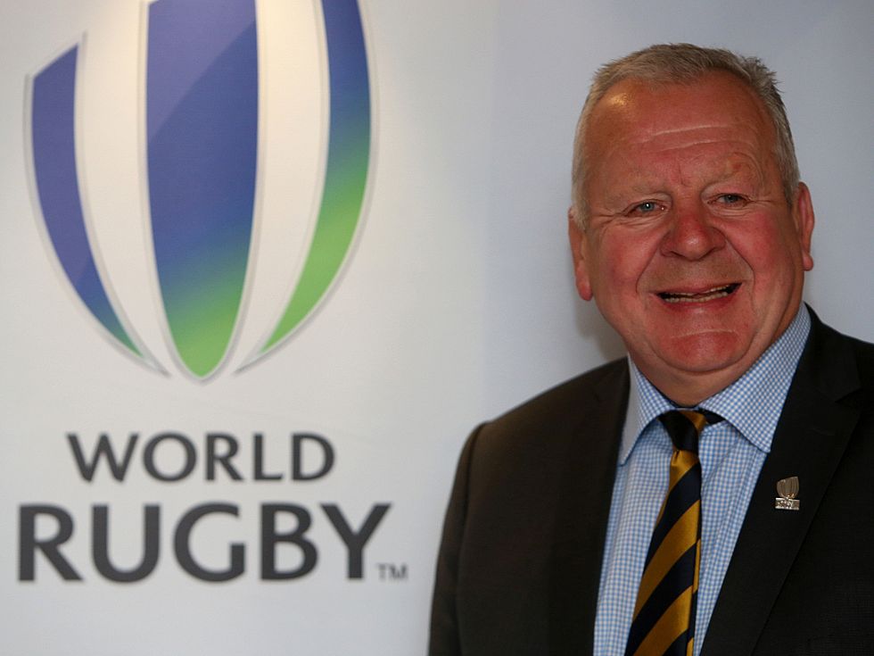 Sir Bill Beaumont contraataca