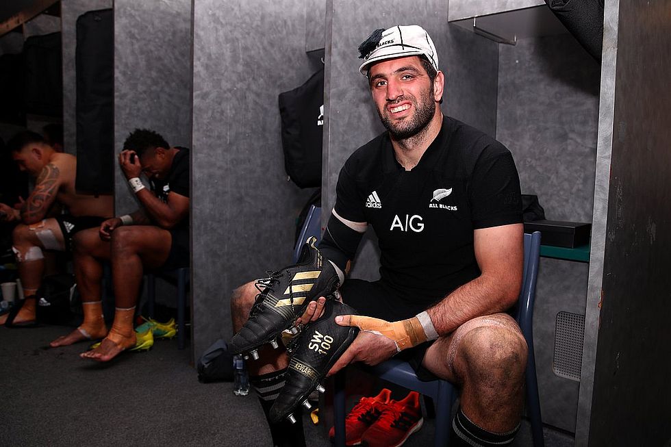 Sam Whitelock: "Sería increíble ver jugar a Munster contra Crusaders"