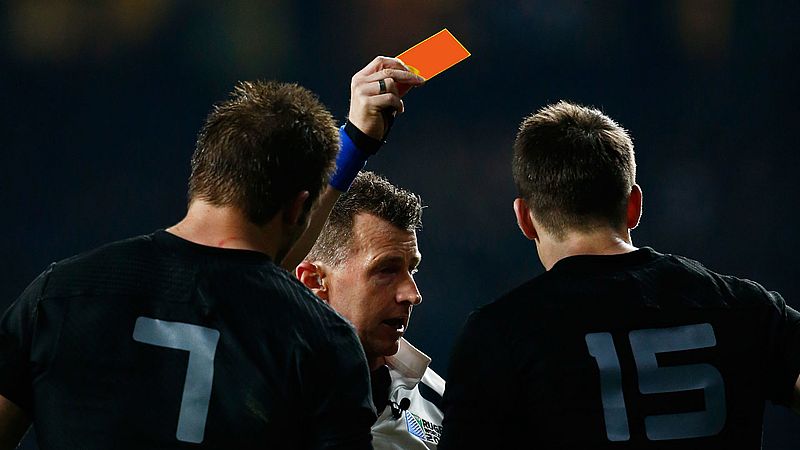 Nigel Owens: “Estoy de acuerdo con la tarjeta naranja”