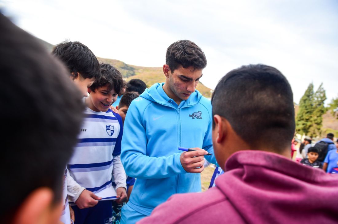 Los Pumas volvieron a tener un vínculo cercano con la gente en Salta