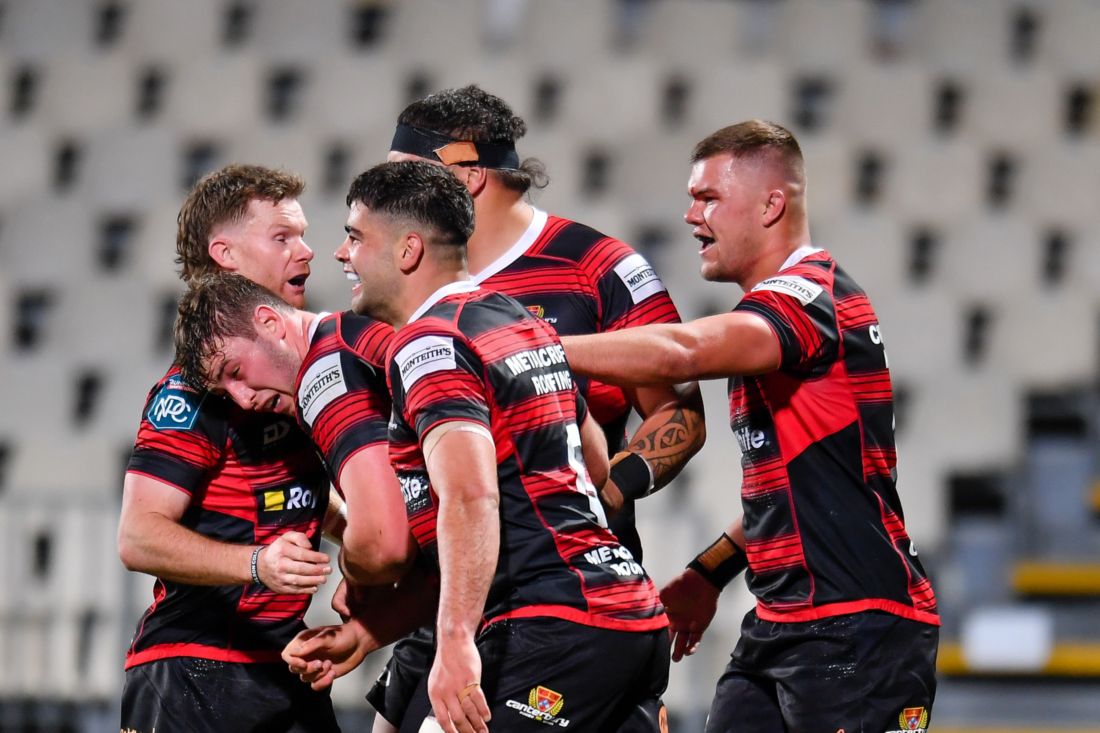 Bunnings NPC: Canterbury se cargó a Otago y saca chapa de candidato