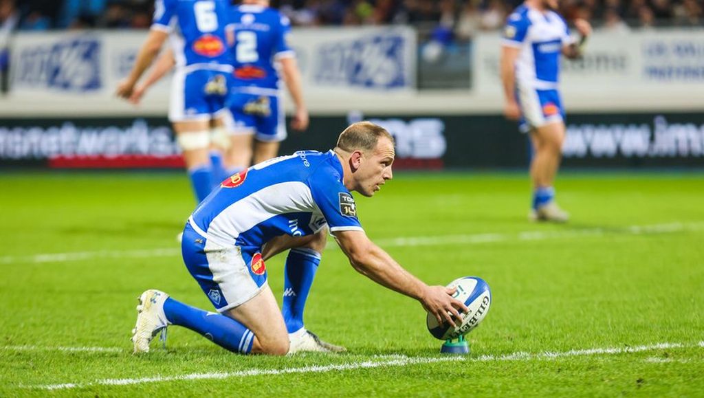 ¿Está permitido gritar cuando un pateador se está preparando?