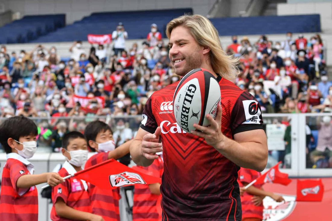 Un policía acusa a Faf de Klerk de amenazarlo con un machete