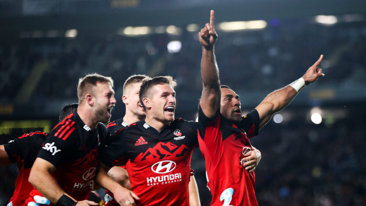 Súper Rugby Pacific: Crusaders mostró su carácter en Eden Park