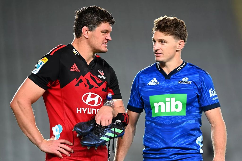 Super Rugby Pacific: Los hermanos Barrett se enfrentan en Christchurch