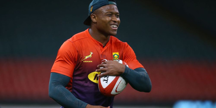 Tras la suspensión de cuatro años, Sharks confirmó el fichaje de Aphiwe Dyantyi