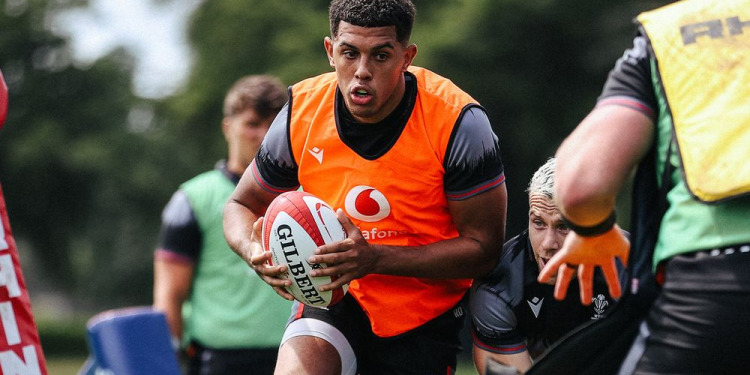 Gales tuvo un día distinto en su preparación a la Copa del Mundo