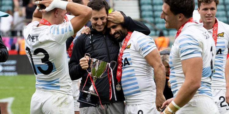 Santiago Gómez Cora: “Gastón Revol es un señor del rugby, es el alma del equipo”