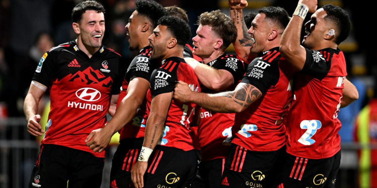 Súper Rugby Pacific: Crusaders le pegó una paliza a Blues y jugará la final