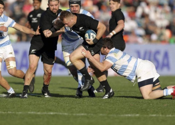 El capitán de los All Blacks, Sam Cane, se enfrentará al escrutinio de Sanzaar por el incidente del invasor de campo