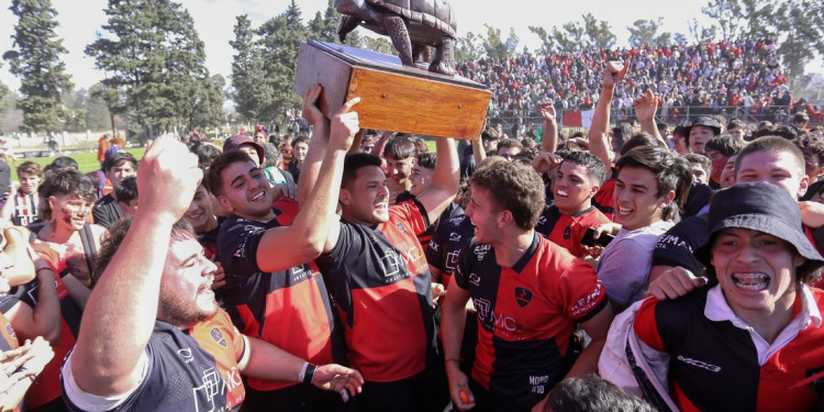 Rugby de Córdoba: Athletic bajó al bicampeón con cabeza y mucho tackle