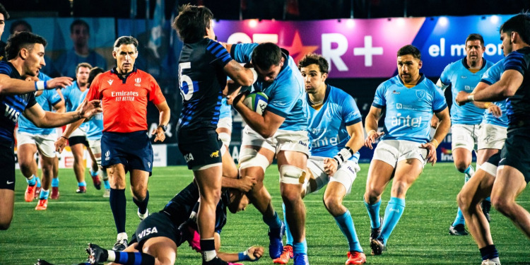 Pobre actuación de Argentina XV frente a Los Teros en Montevideo