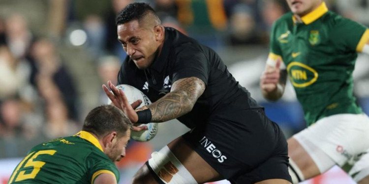 Brodie Retallick y Shannon Frizell partieron a Europa con algunas molestias