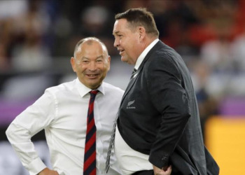 Steve Hansen pateó el tablero en el mundo ovalado