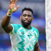 Siya Kolisi salió a bancar a Manie Libbok