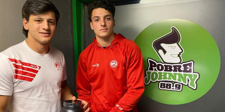 Simón Trejo y Facundo Rodríguez, pasaron por “Apuntes de Rugby”