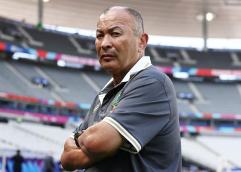 Eddie Jones: “Seguimos con vida”