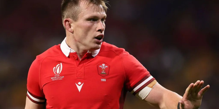 Nick Tompkins, el galés que se gastó parte de su presupuesto en multas