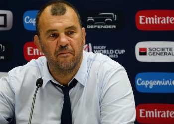 Michael Cheika: “Estoy decepcionado con la forma en que se conduce el deporte, la forma en que se referean los partidos”