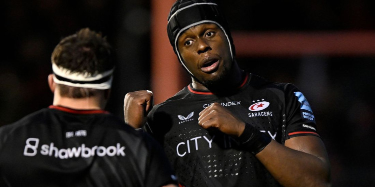 Maro Itoje analiza continuar su carrera en Francia