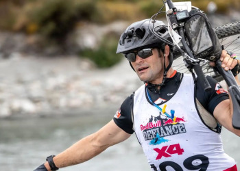 Richie McCaw se lesionó en una carrera de bici