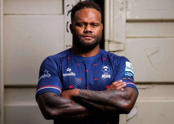 Pat Lam: “Virimi Vakatawa es un jugador de clase”