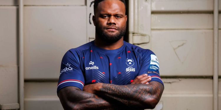 Pat Lam: “Virimi Vakatawa es un jugador de clase”