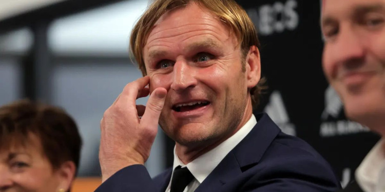 Scott Robertson tiene un nombre en su cabeza para liderar a los All Blacks