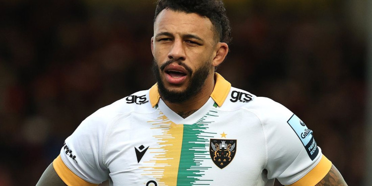 Toulon mostró interés por Courtney Lawes