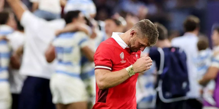 Dan Biggar: “Si soy brutalmente honesto, esperaba que ganáramos los cuartos de final”