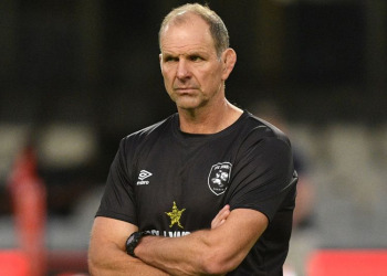 John Plumtree: “No se puede comprar un equipo de rugby”