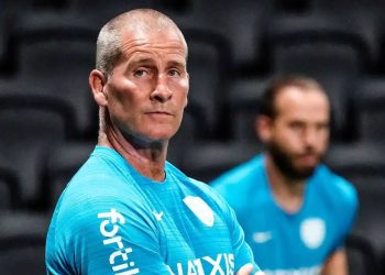 Stuart Lancaster: “Estoy convencido de que Farrell puede encajar con el juego de Racing”