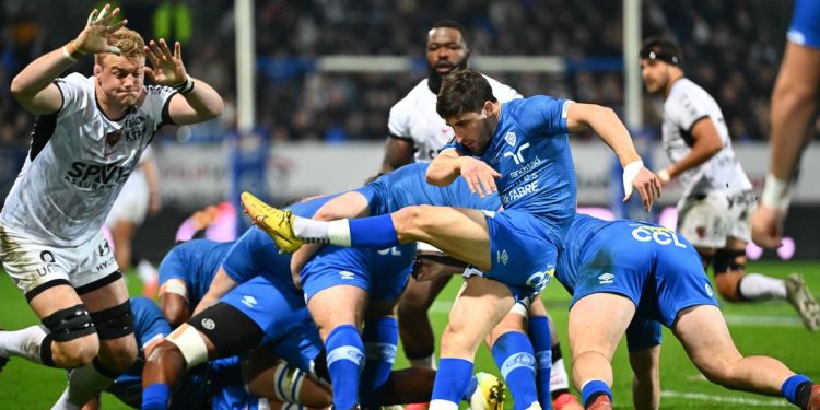 Top 14: Castres pudo con Toulon y sigue dando pelea