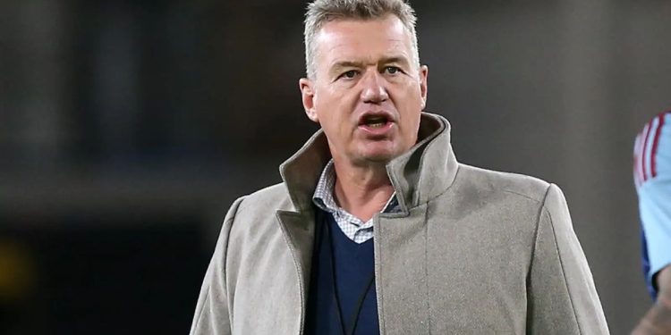 La ‘solución simple’ de Sir John Kirwan para mantener a los jugadores en Nueva Zelanda