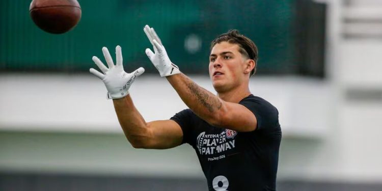 El ex wing de Gales Louis Rees-Zammit recibe ofertas de tres franquicias de la NFL