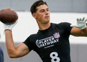 Louis Rees-Zammit cada vez más cerca de cumplir su sueño