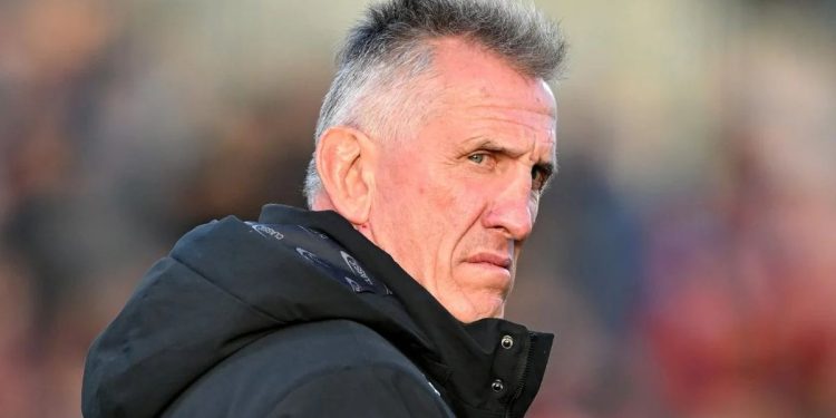 Jeff Wilson: “Rob Penney debe llegar a playoffs para mantener su trabajo en Crusaders”