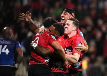 Súper Rugby Pacific: ¡Crusaders se mantiene con vida!