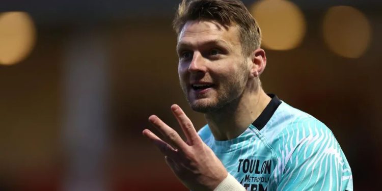 Toulon recibe una multa enorme por contratar a Biggar