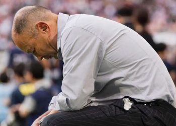 Eddie Jones sufre un revés sorprendente en la ventana de julio