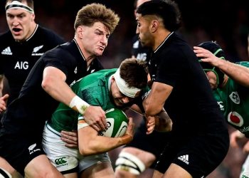 Irlanda y los All Blacks se enfrentan en un histórico estadio neutral