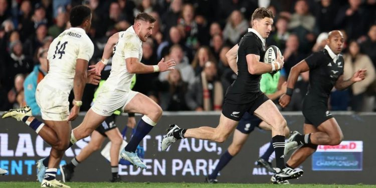 Ventana de julio: Beauden Barrett va de titular en los All Blacks frente a Fiji