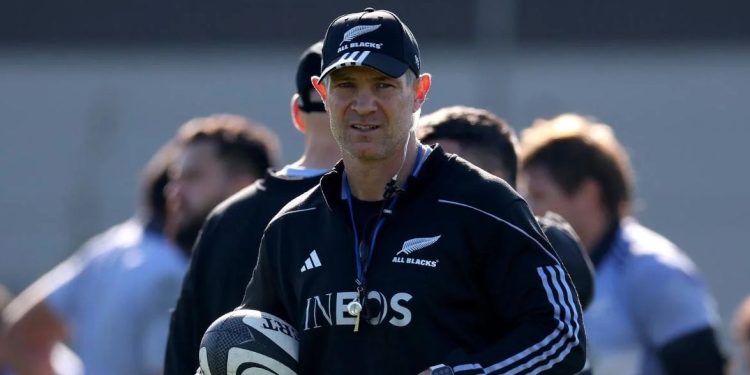 La salida de Leon MacDonald de los All Blacks, sigue haciendo ruido en Nueva Zelanda