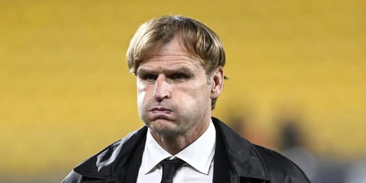 Una derrota que dejó muchas dudas en Scott Robertson