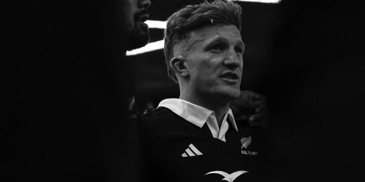 Scott Robertson: “A McKenzie hay que apoyarlo, él está aprendiendo sobre la marcha”