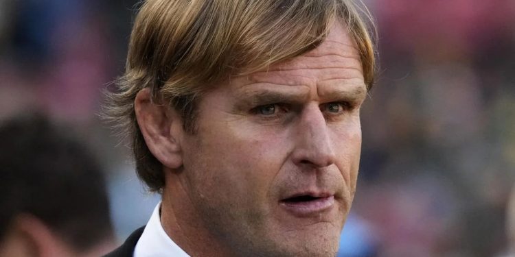 Robertson empieza a sentir la presión de dirigir a los All Blacks