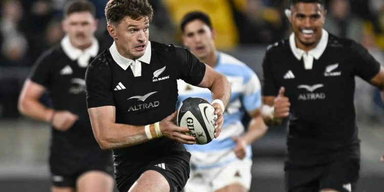 ¿Tiene Scott Robertson la respuesta al enigma de Beauden Barrett en los All Blacks?