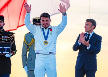 Antoine Dupont galardonado con el mayor honor civil de Francia