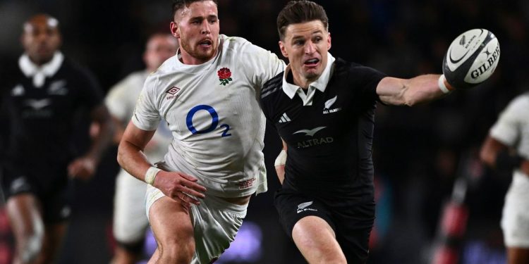 Los All Blacks abren la ventana de noviembre en Twickenham