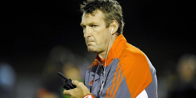 Elsom niega haber actuado mal tras orden de arresto